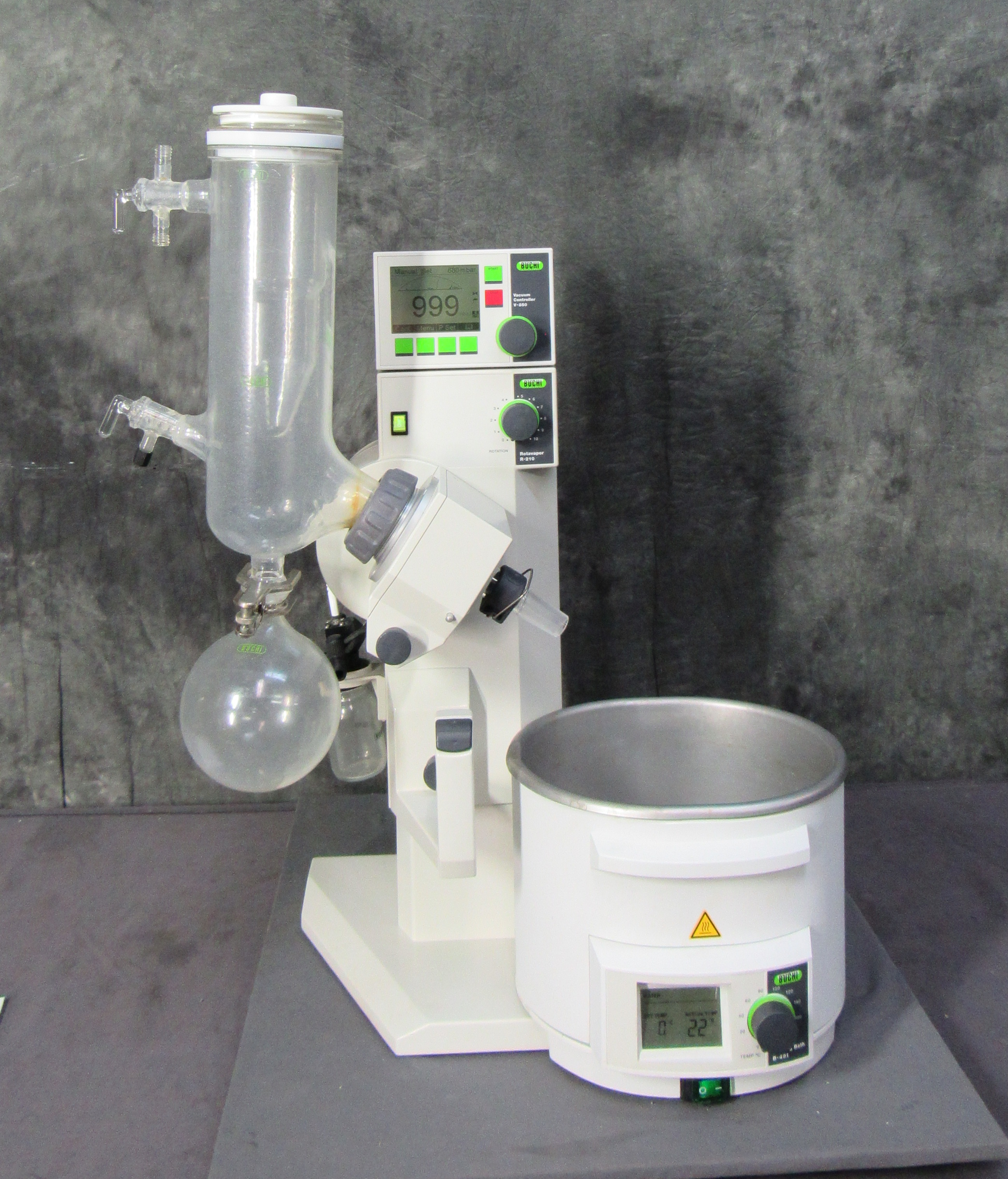 BUCHI R-210 Evaporator W/ V-850 Vac Control, B-491 Bath, Dry Ice Condenser #42428